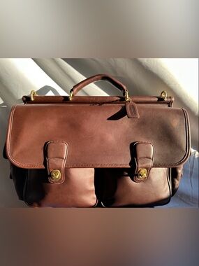 Vintage Coach Field Bag, Style 0594, in Mahogany